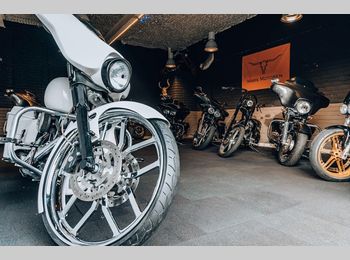 Thumbnail pandfoto showroom
