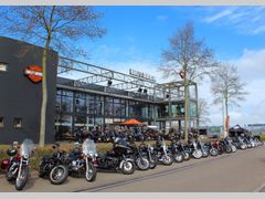 Pand van Motor Saloon