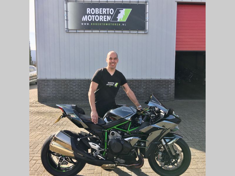 Foto van het pand van Roberto Motoren
