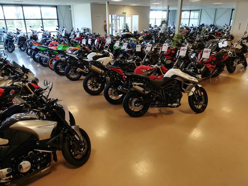 Foto van het pand van Joop Hoekstra Motoren