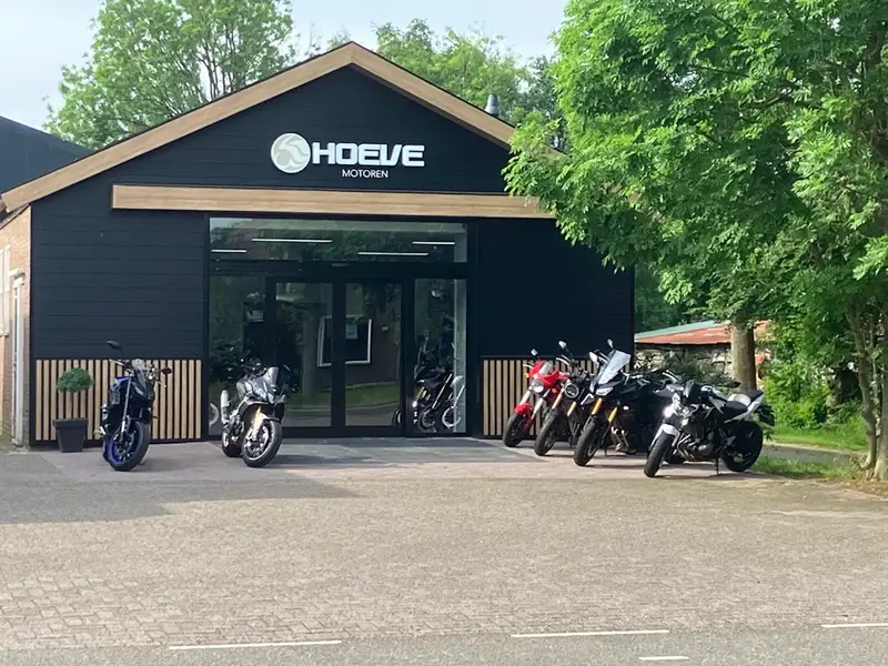Foto van het pand van Hoeve Motoren