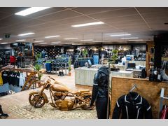 Pand van Lowlands Biker Store