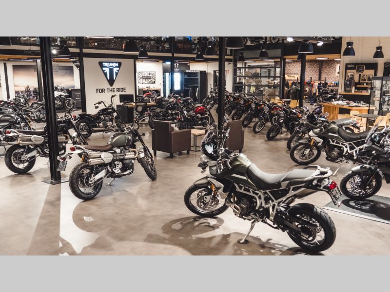 Foto van het pand van Blom Motoren