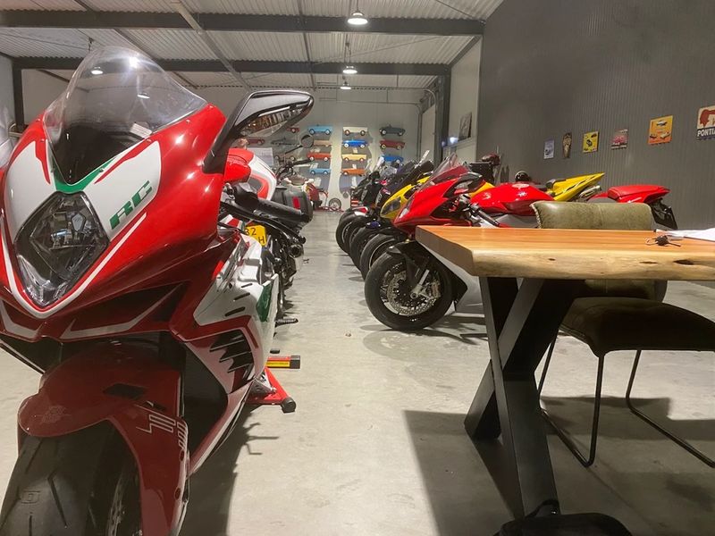 Foto van het pand van Bosgoed Motoren