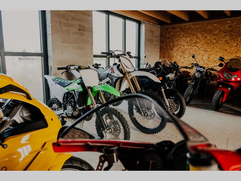 Foto van het pand van HH Motoren