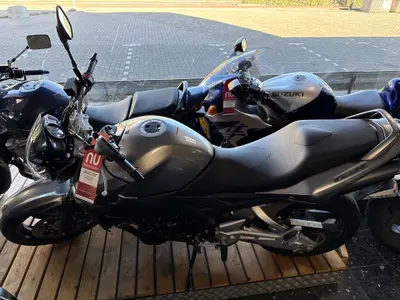 SUZUKI GSR 600 A – foto 3