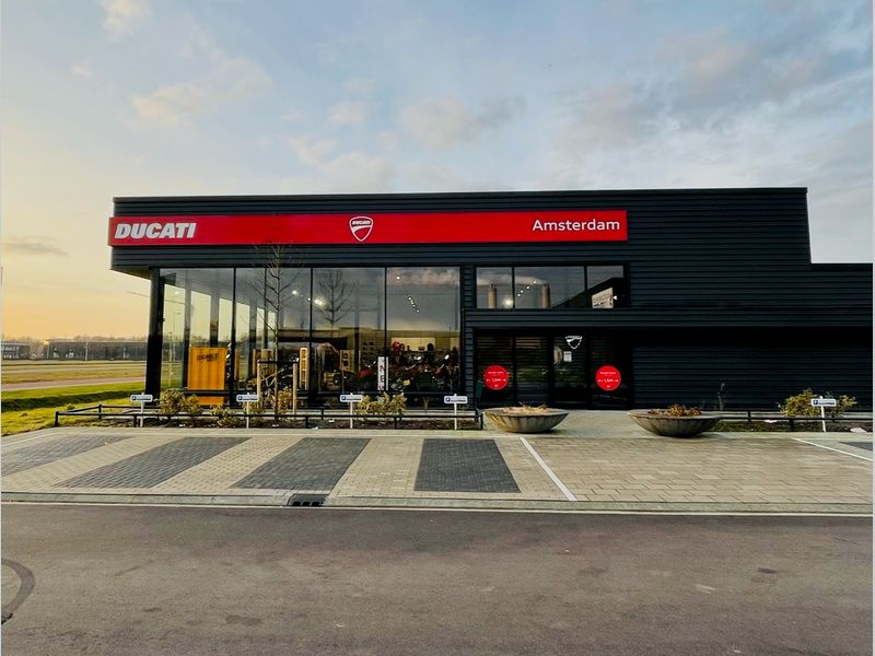 Foto van het pand van Ducati Amsterdam