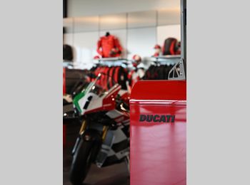 Thumbnail pandfoto showroom