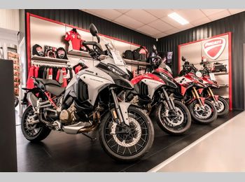 Thumbnail pandfoto showroom