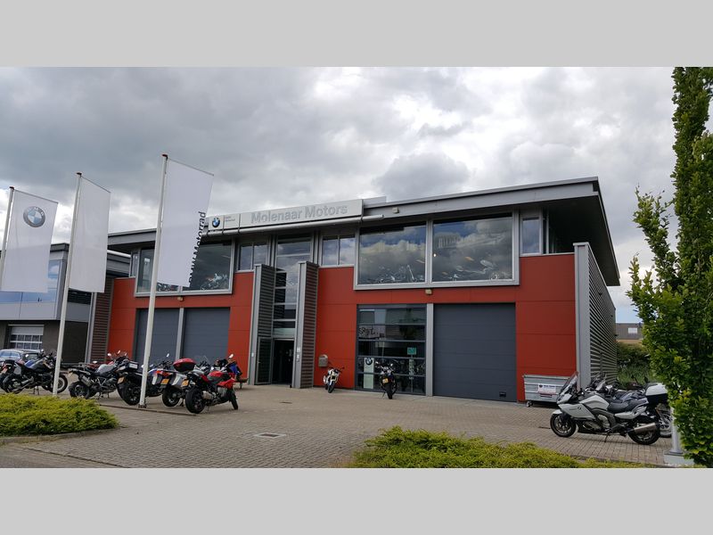 Foto van het pand van Molenaar Motors