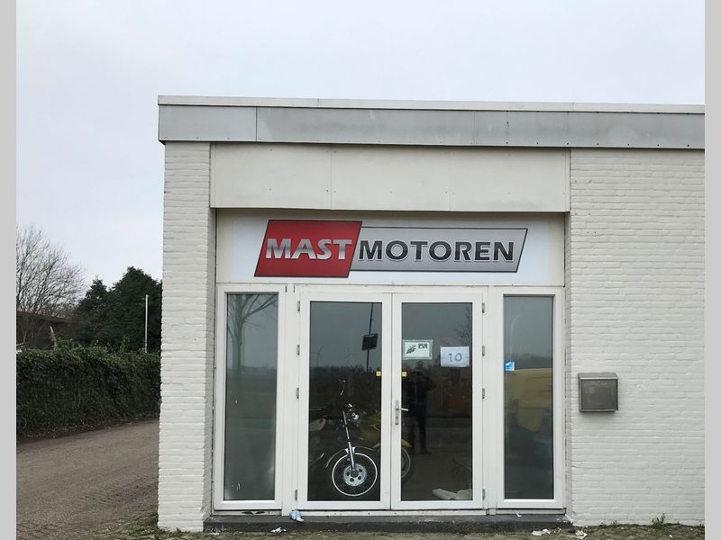 Foto van het pand van MastMotoren