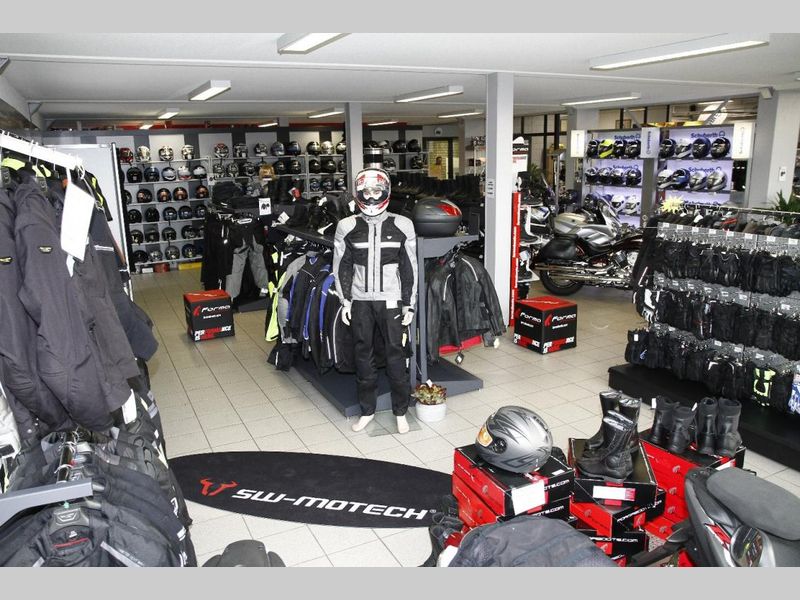 Foto van het pand van Van Sleeuwen Motoren