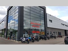 Pand van Arie Molenaar Motors