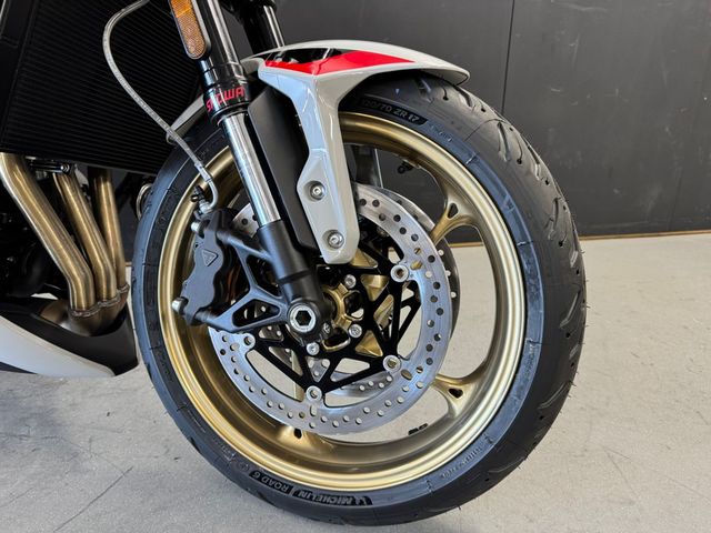 triumph - trident-800