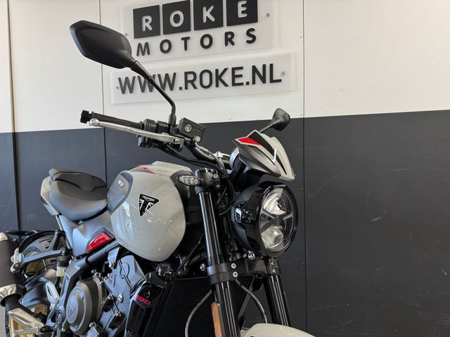triumph - trident-800