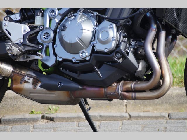 kawasaki - z900