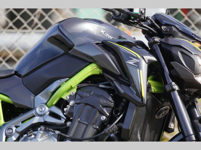 kawasaki - z900