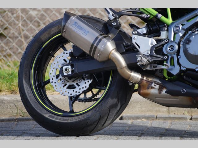 kawasaki - z900