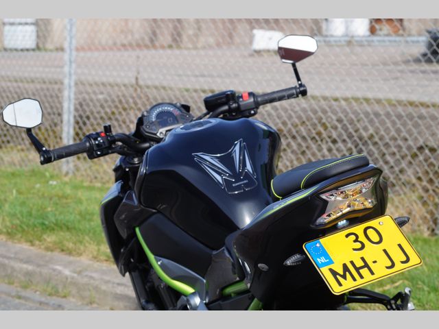 kawasaki - z900