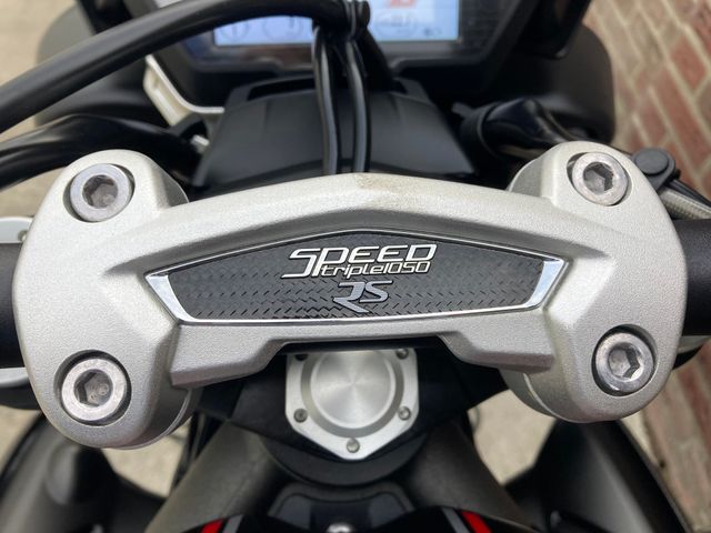 triumph - speed-triple-rs
