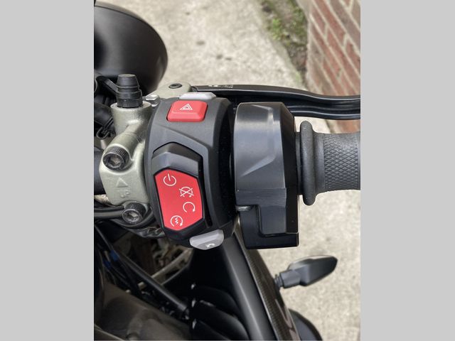 triumph - speed-triple-rs