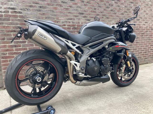 triumph - speed-triple-rs