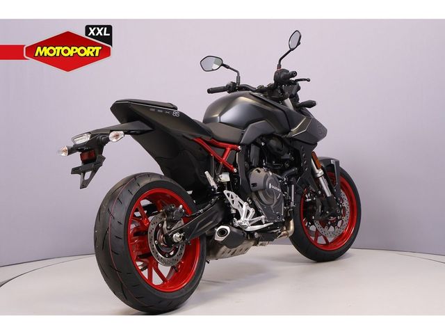 suzuki - gsx-8s