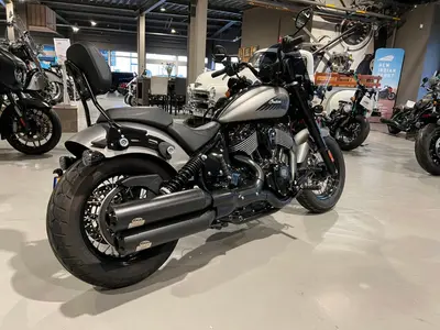 INDIAN MOTORCYCLE CHIEF BOBBER DARK HORSE – foto 3