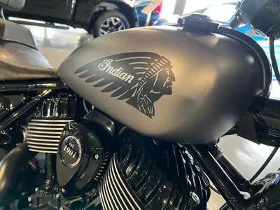 INDIAN MOTORCYCLE CHIEF BOBBER DARK HORSE – foto 4