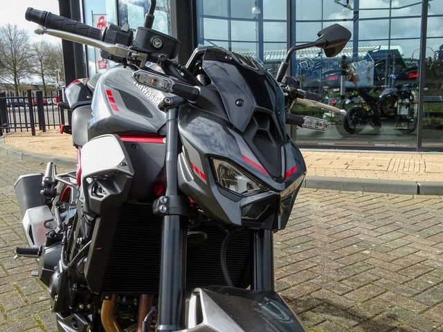 kawasaki - z900