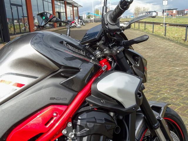 kawasaki - z900