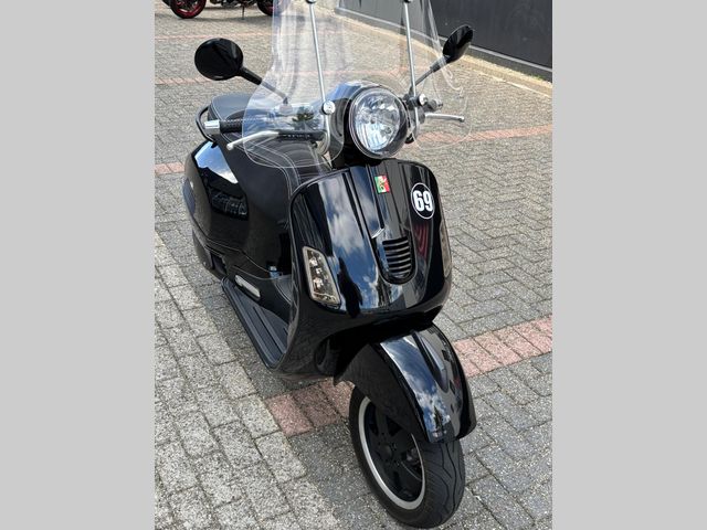 vespa - gts-super-300