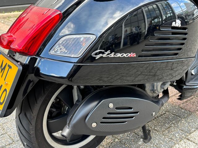 vespa - gts-super-300