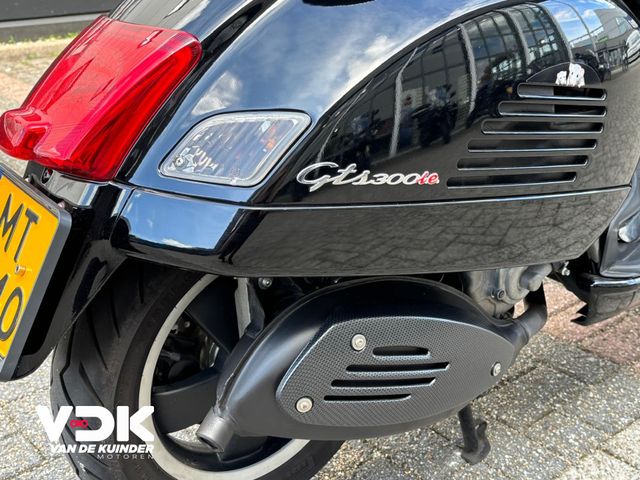 vespa - gts-super-300