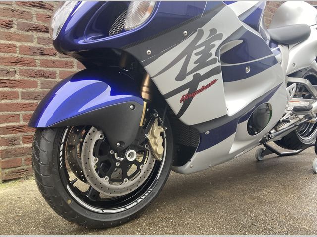 suzuki - gsx-r-1300-hayabusa