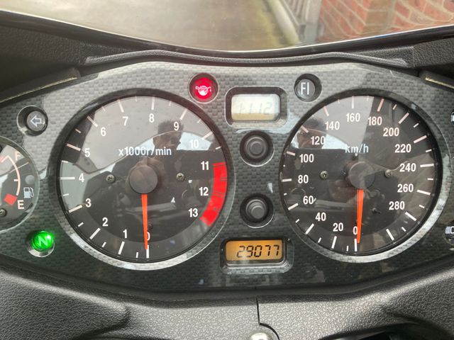 suzuki - gsx-r-1300-hayabusa