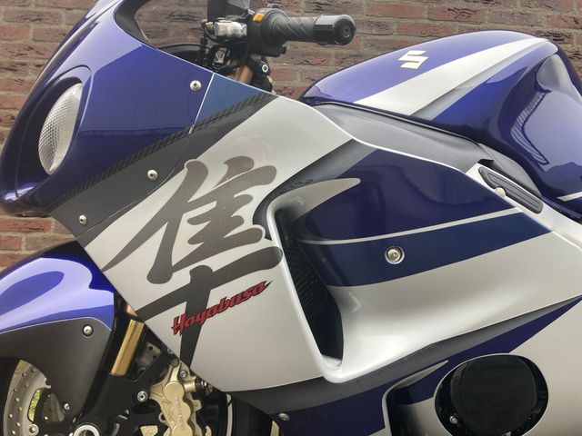 suzuki - gsx-r-1300-hayabusa