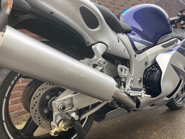 suzuki - gsx-r-1300-hayabusa