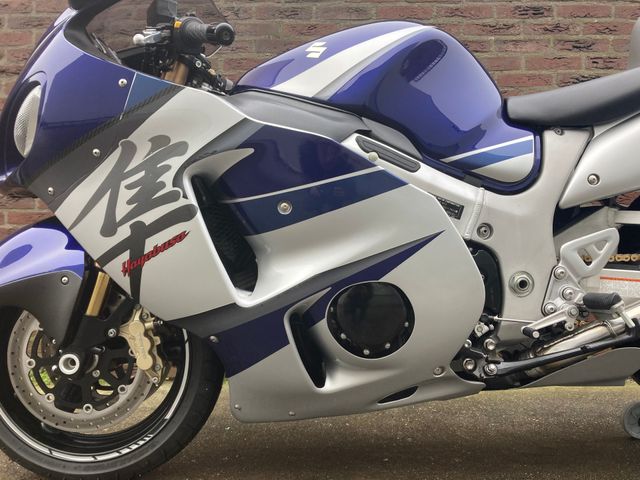 suzuki - gsx-r-1300-hayabusa