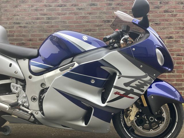 suzuki - gsx-r-1300-hayabusa