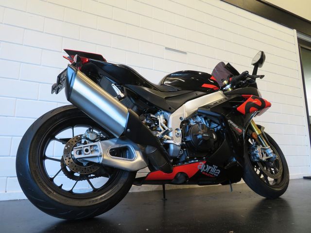 aprilia - rsv-4-factory-aprc