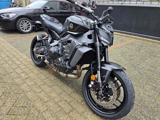 yamaha - mt-09-y-amt