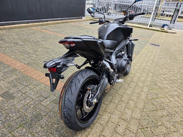 yamaha - mt-09-y-amt
