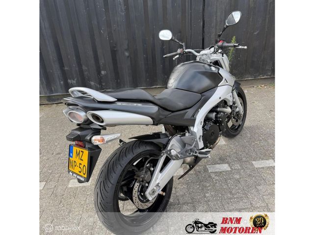 suzuki - gsr-600