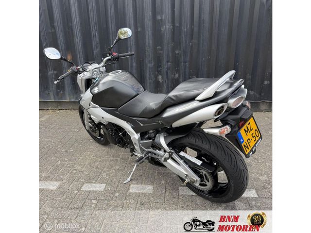 suzuki - gsr-600