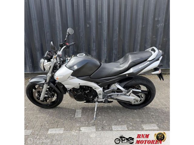 suzuki - gsr-600