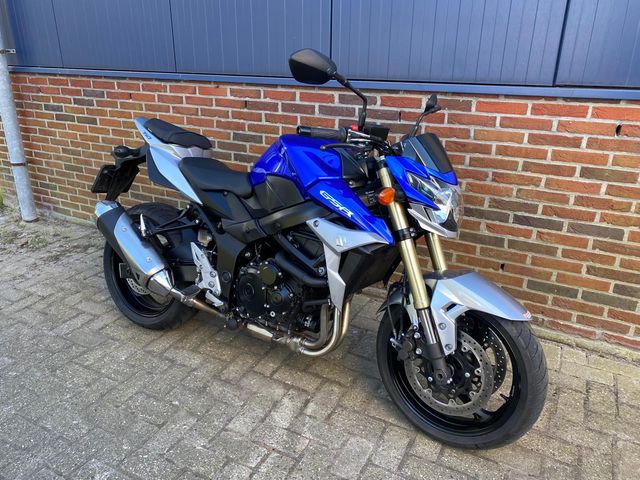 suzuki - gsr-750-a