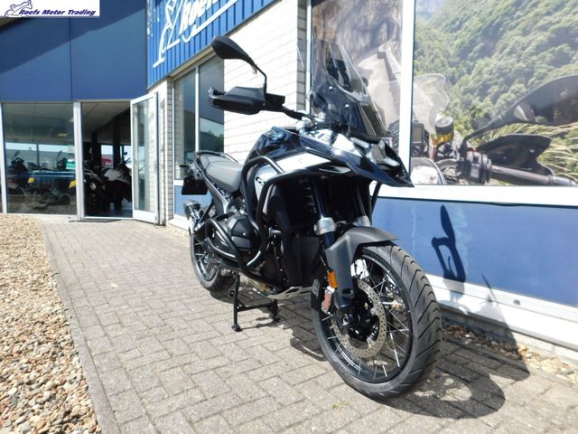 bmw - r-1300-gs-triple-black