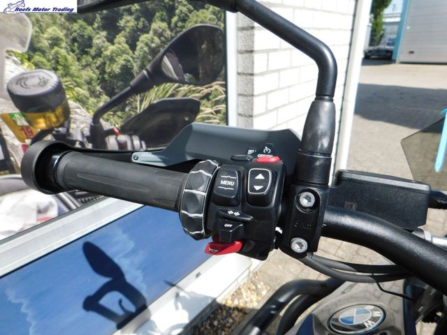 bmw - r-1300-gs-triple-black