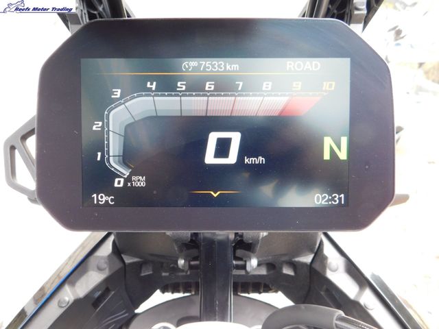 bmw - r-1300-gs-triple-black